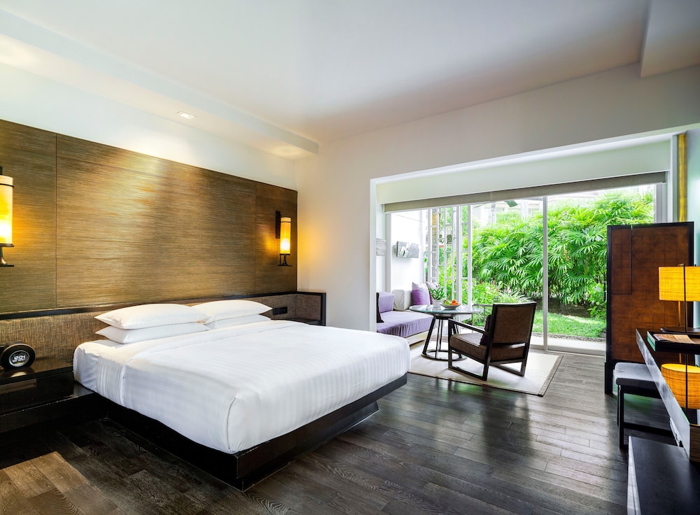 غرفة كلوب بسرير كينج، Hyatt Regency Hua Hin 2/3