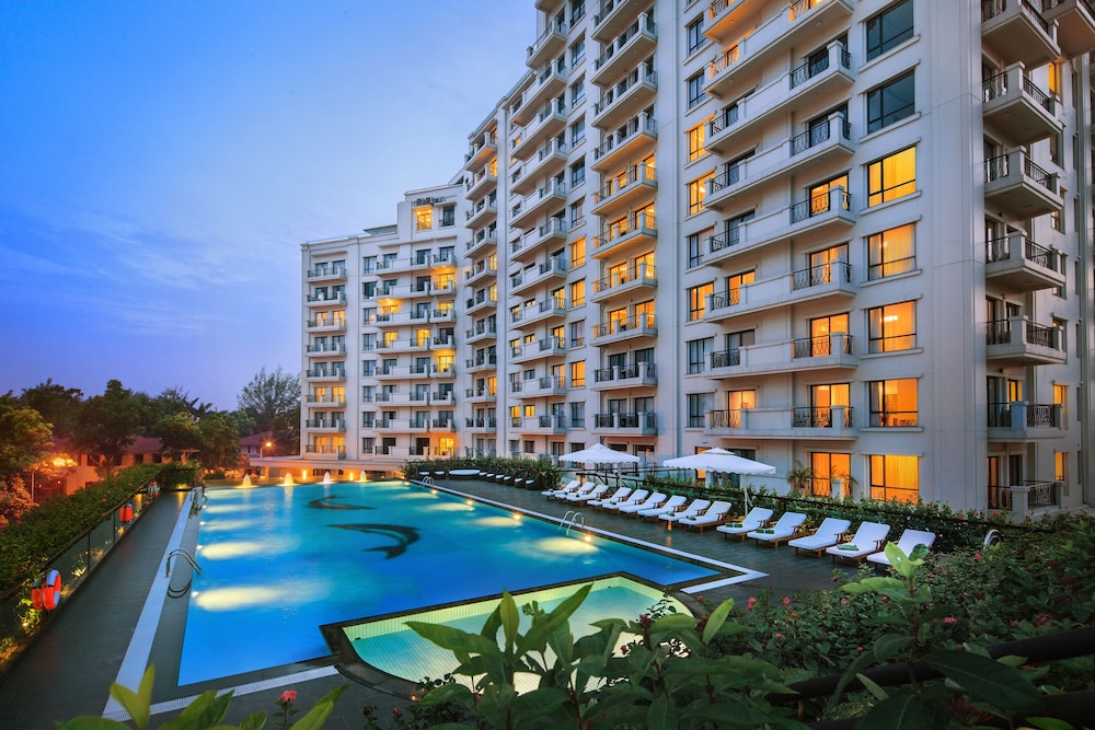 Elegant Suites Westlake 6/72