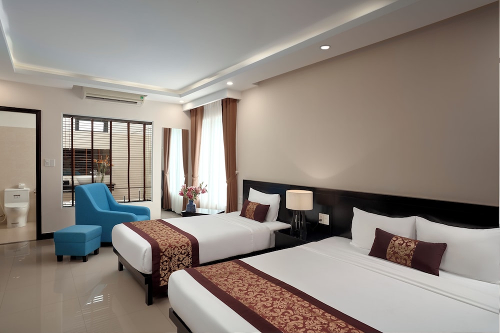 CONNECTING, DELUXE, FAMILY, WITH VIEW, BALCONY