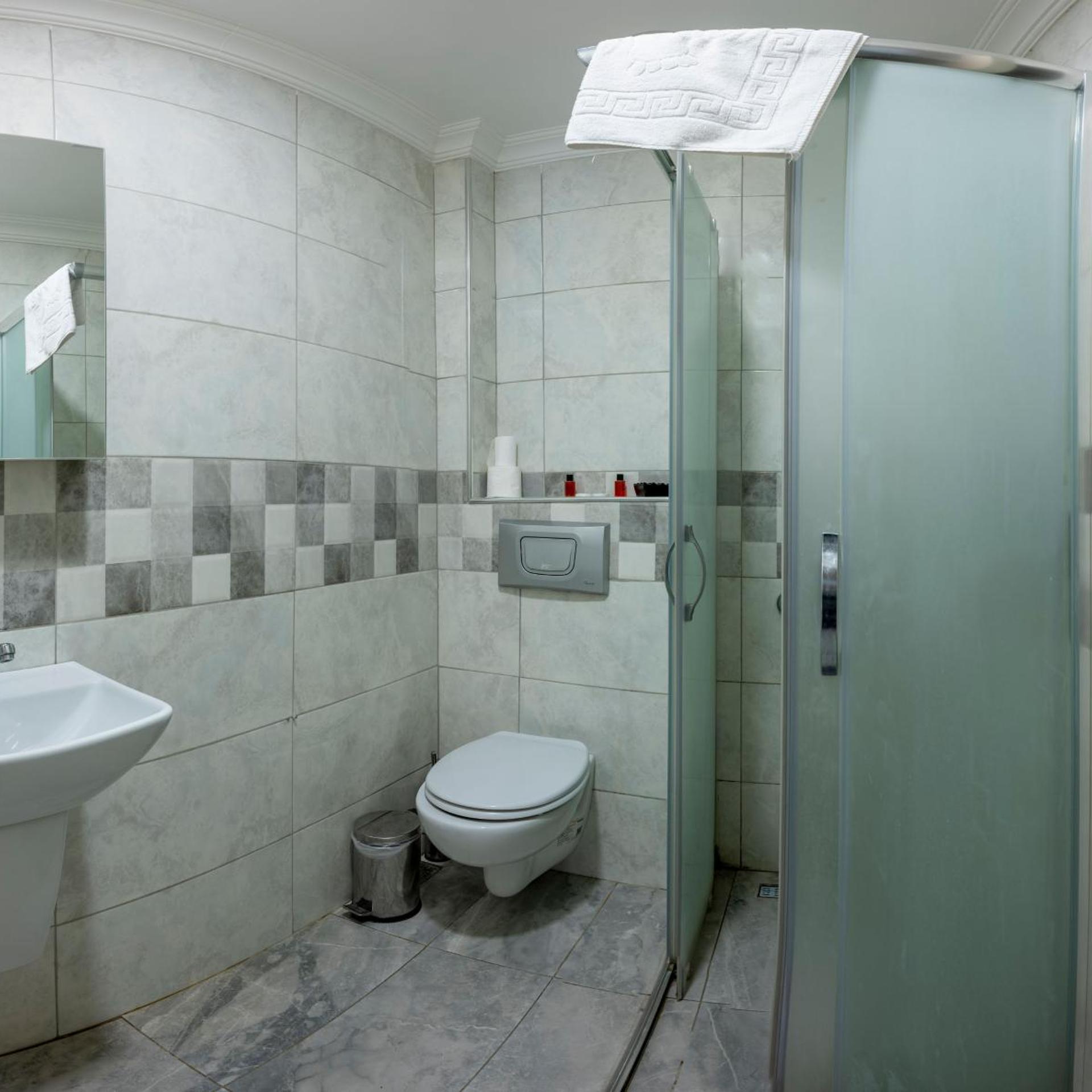 غرفة قياسية بسرير كينج، Hotel Grand Istanbul 4/4
