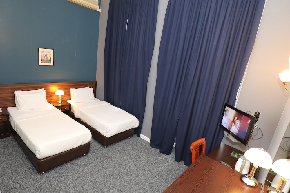 Azcot Hotel 14/45