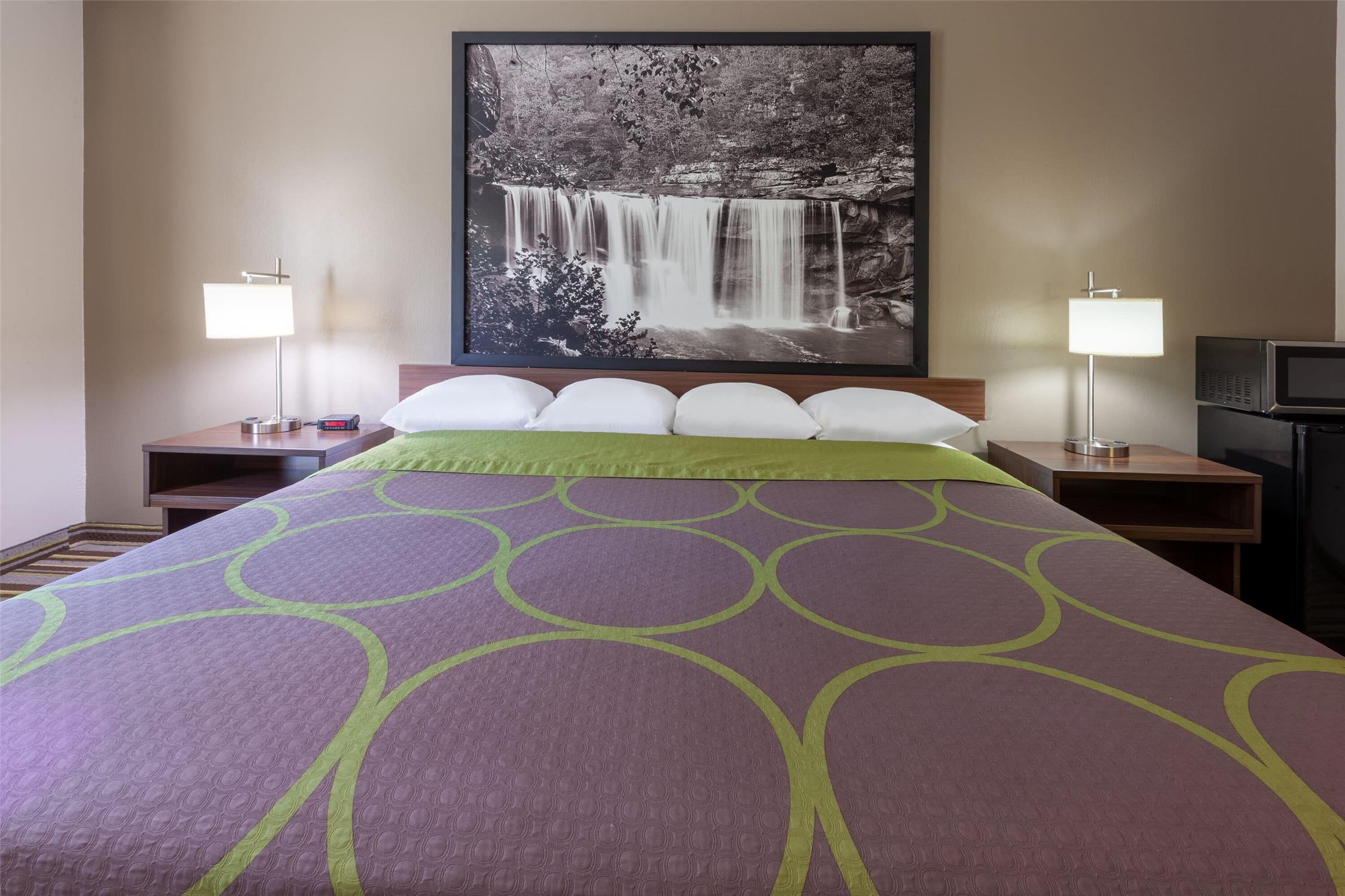 Baymont by Wyndham La Grange KY Southeast 24/37