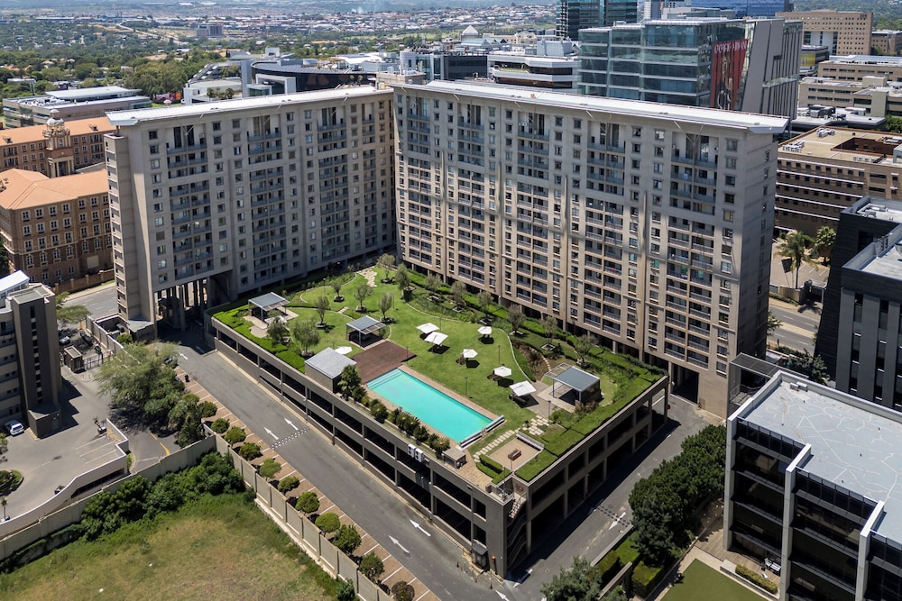 Westpoint Executive Suites - Apartments 4/70