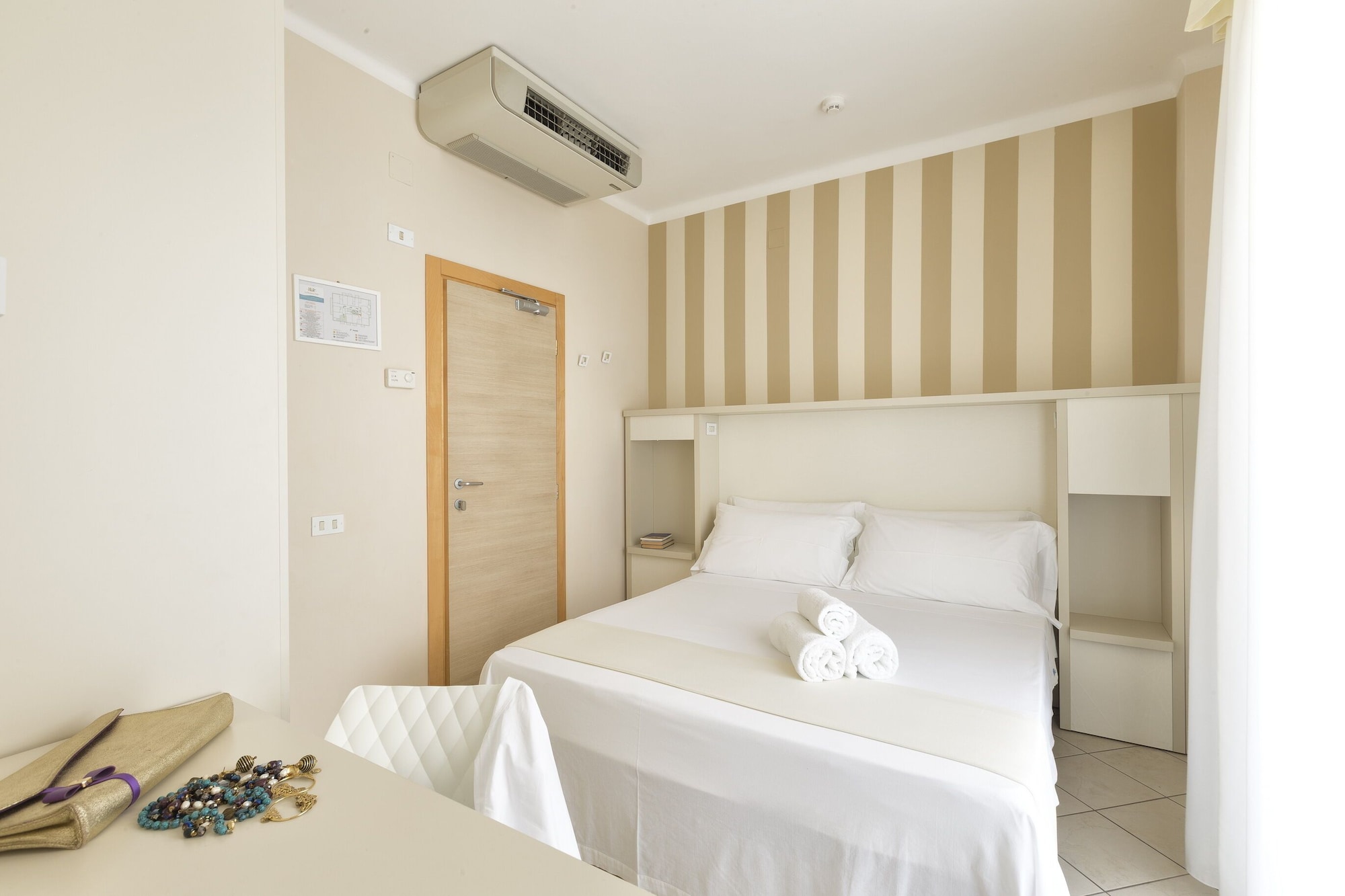 ECONOMY, DOUBLE BED
