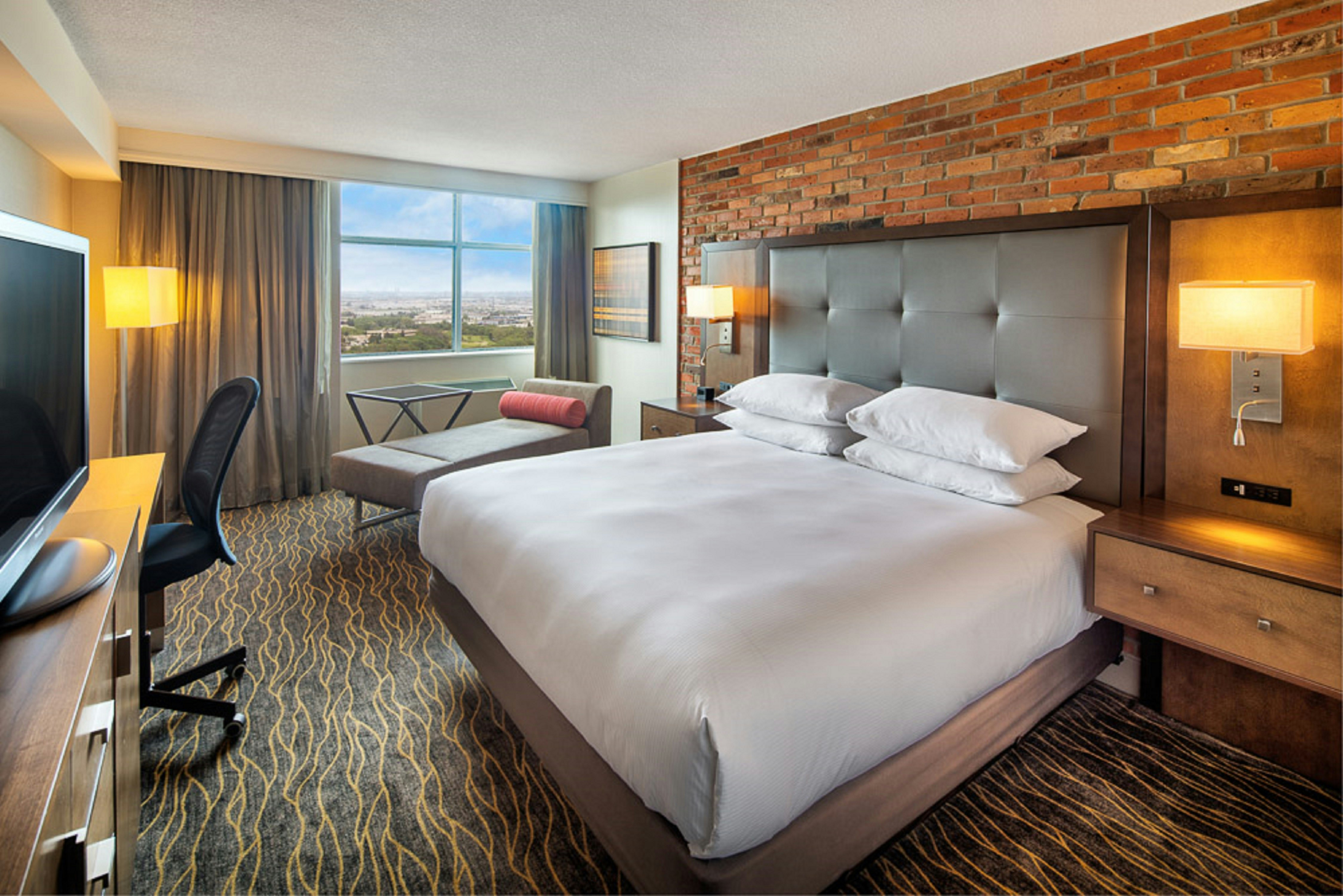 ROOM, KING BED, ACCESSIBLE