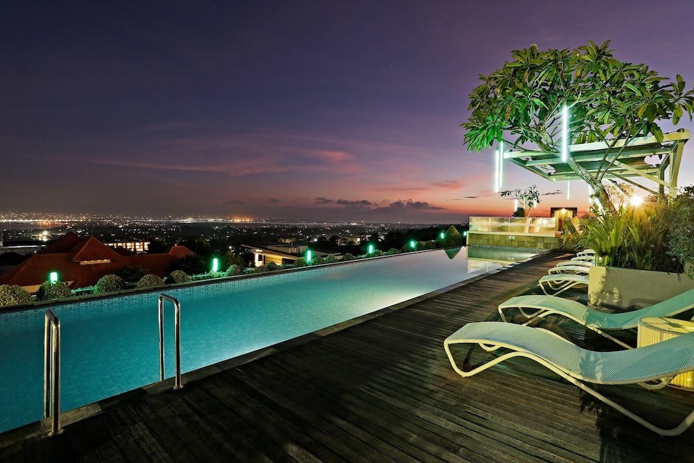 Maxone Hotel Bukit Jimbaran 24/37
