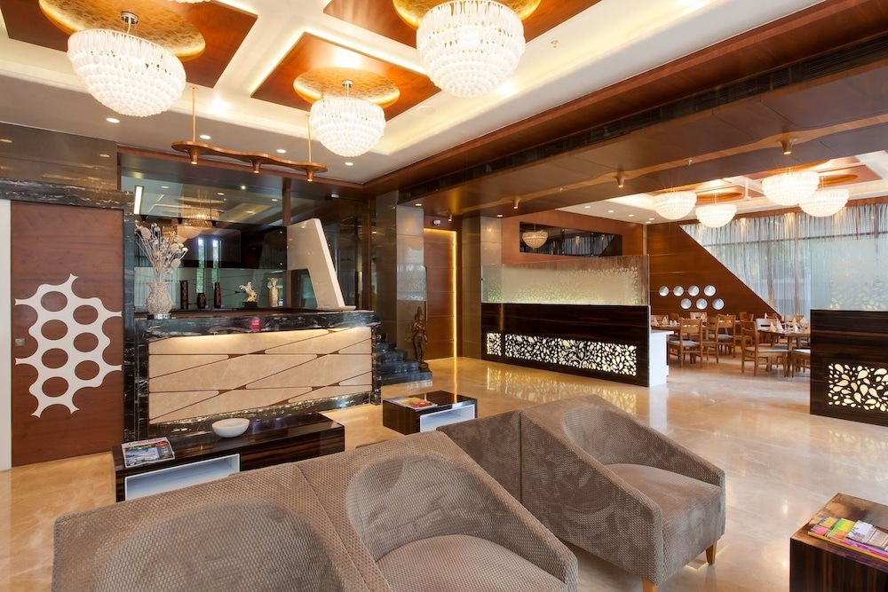 Hotel Cosmopolitan Ahmedabad 44/62