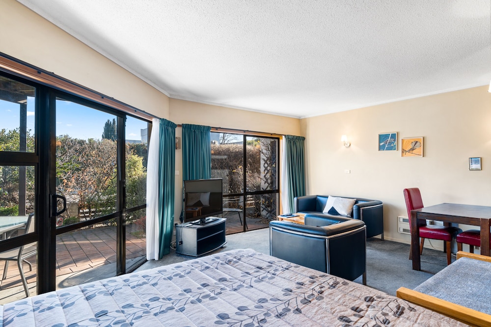 Aspiring Lodge Motel 42/58