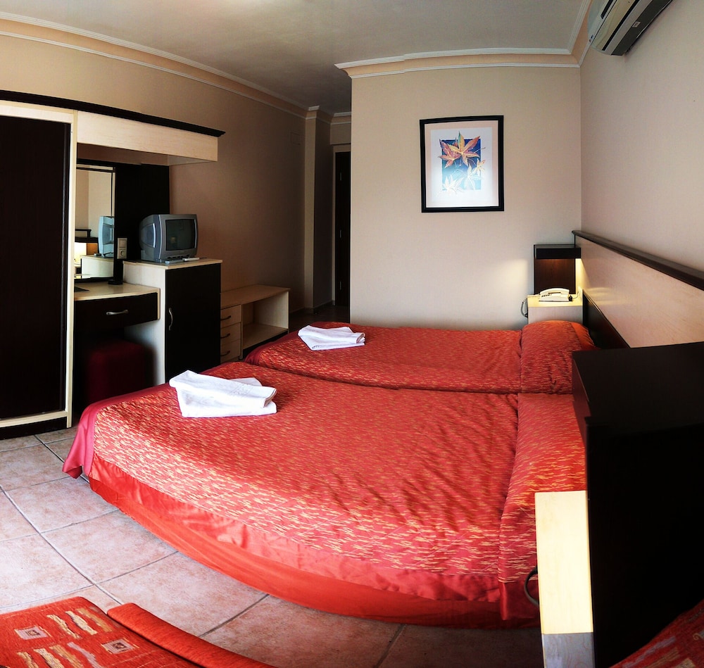 Himeros Beach Hotel 6/35