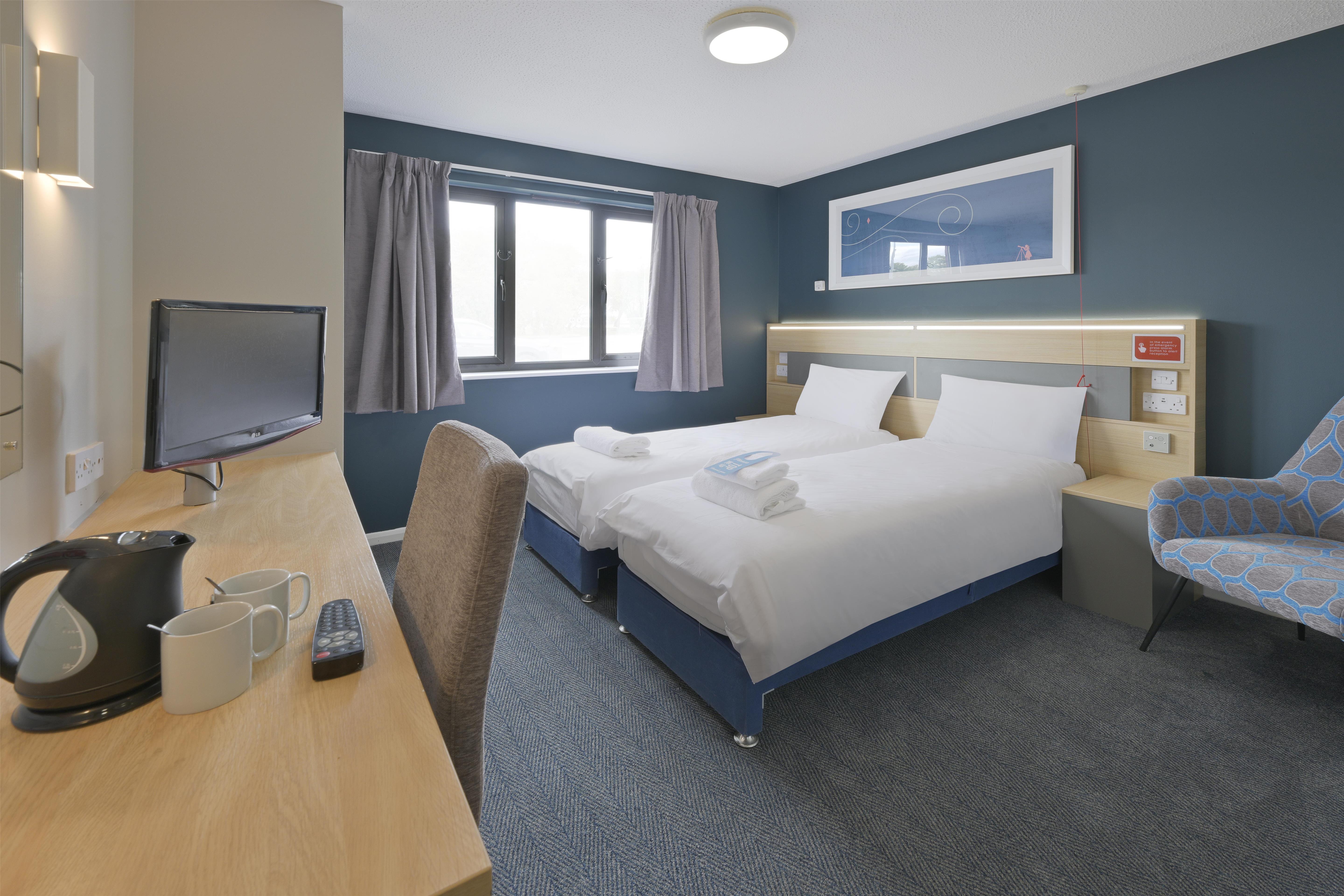 Travelodge Bristol Severn View M48 14/24