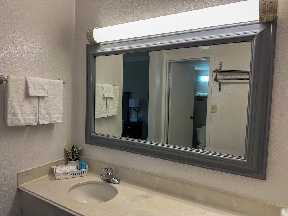 Motel6 Rochester, NY - Airport 25/27