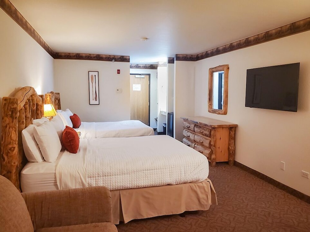 Grand Bear Resort at Starved Rock 18/57