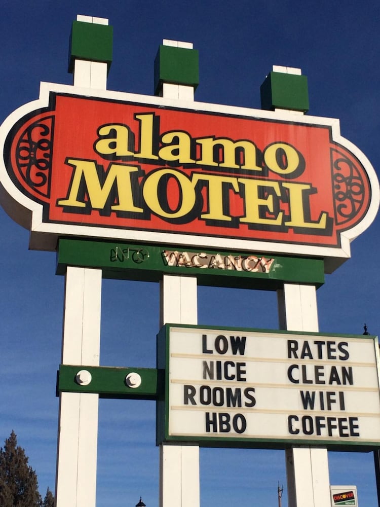 Alamo Motel 3/38