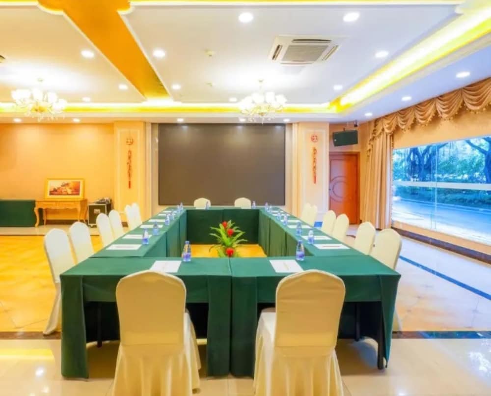 Vienna Hotel (Guilin Jichang Road Rongshan) 36/40
