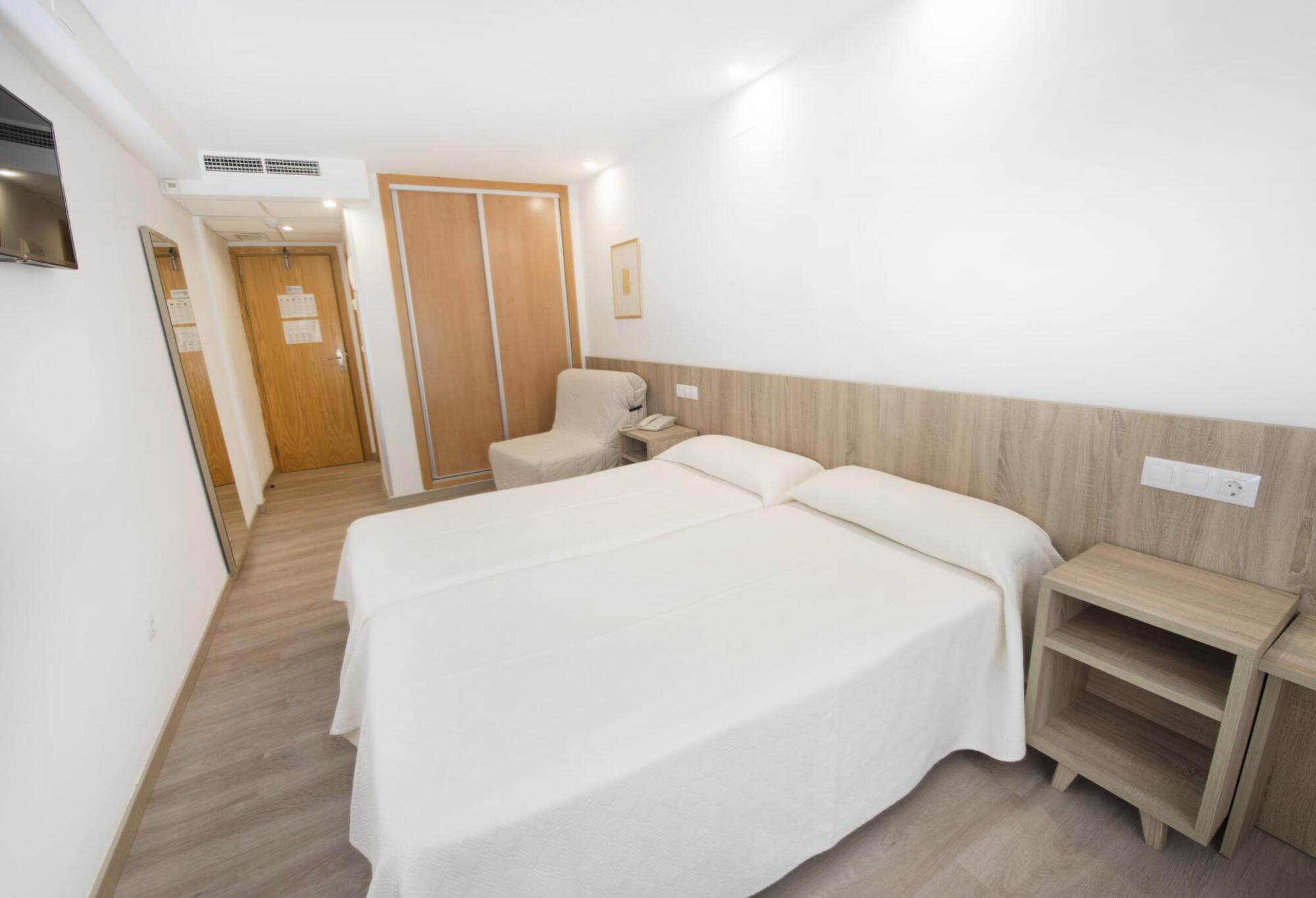 Standard, Double Bed, City View, French Balcony