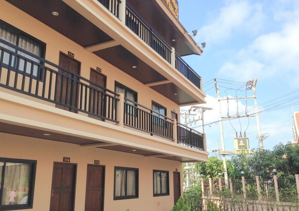 Panupong Hotel 6/22