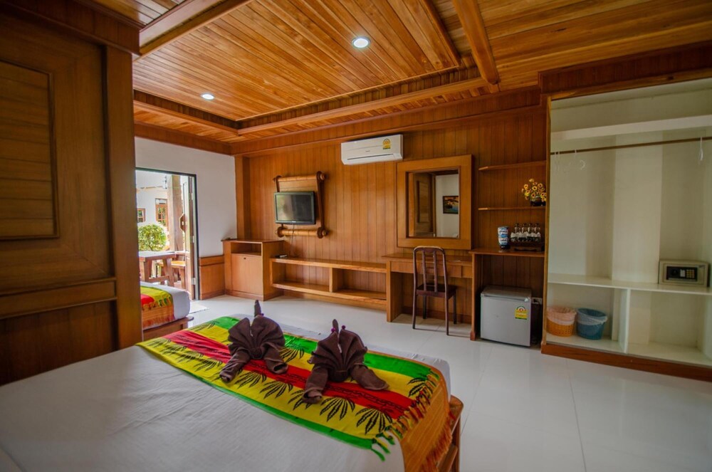 Khum Laanta Resort 50/66