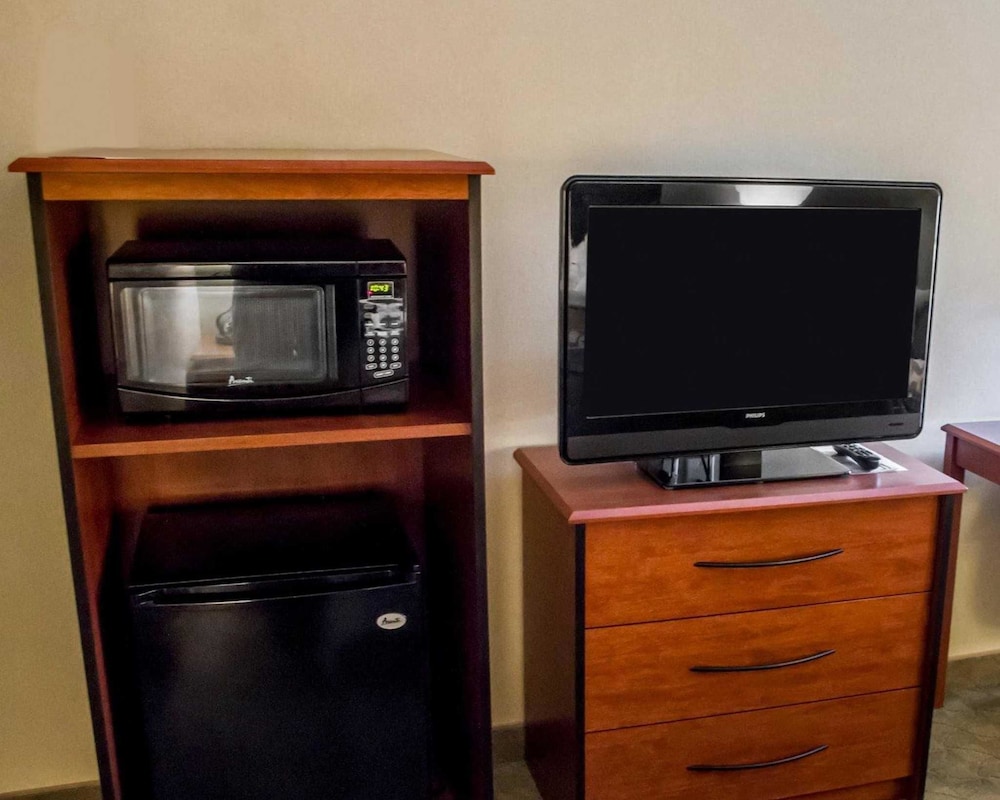 Sleep Inn and Suites Redmond, OR 10/34