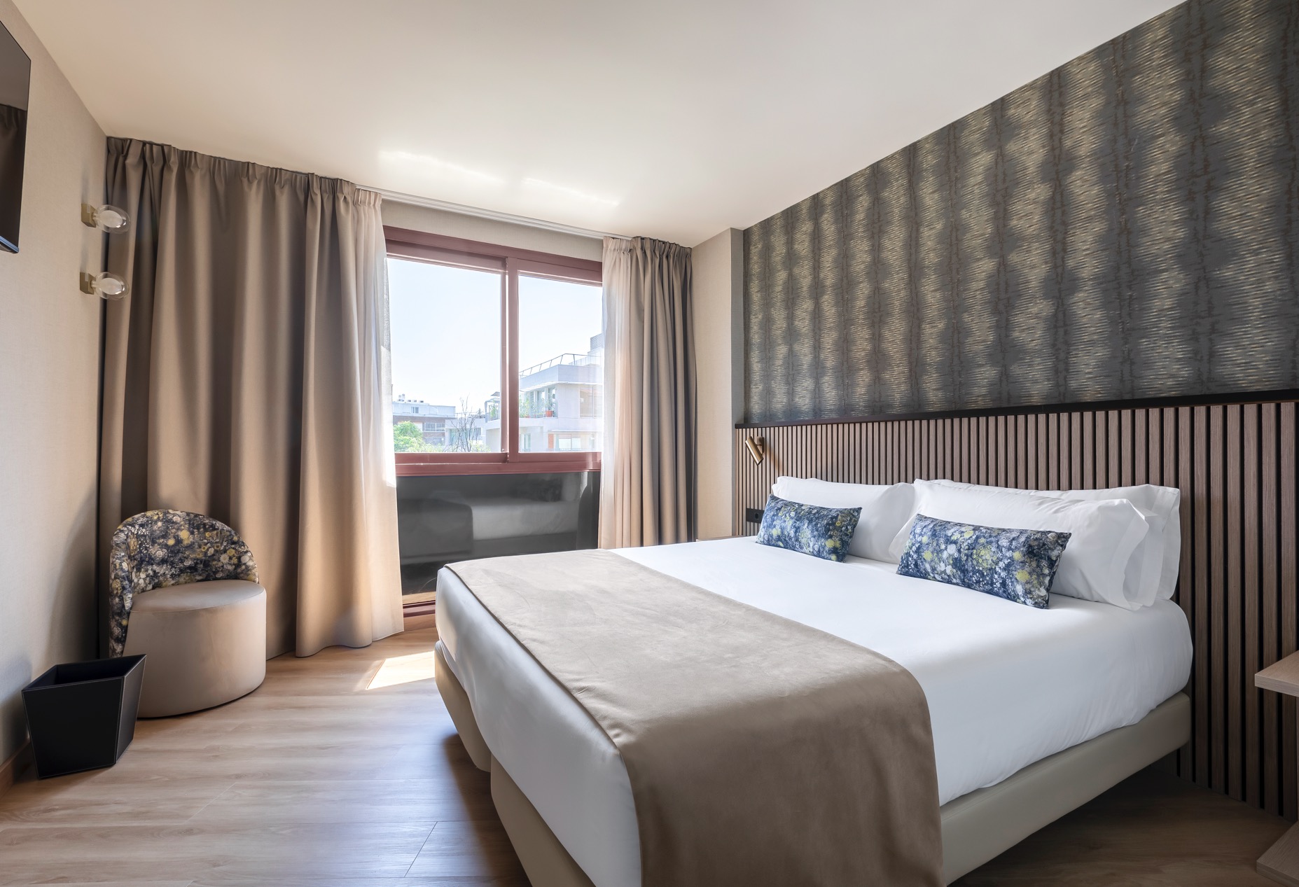 ROOM, QUADRUPLE