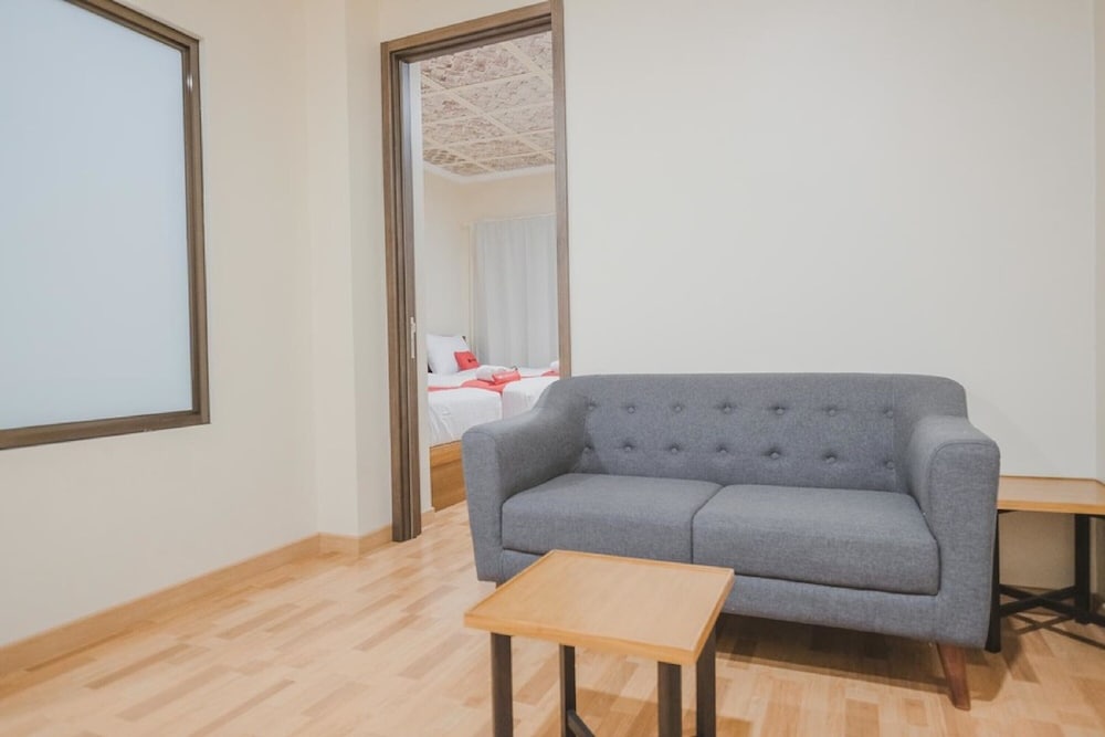 RedDoorz Plus near Soekarno Hatta Airport 2 17/30