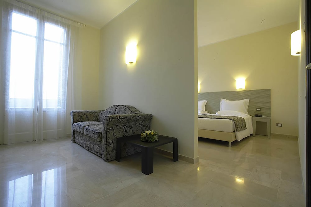 Hotel Garibaldi 45/72
