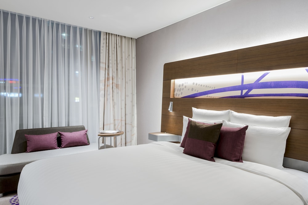 SUPERIOR, KING BED