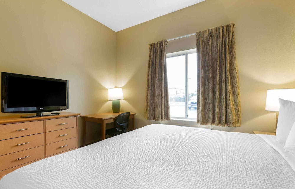Studio 6 Extended Stay Findlay Tiffin Avenue OH 16/50