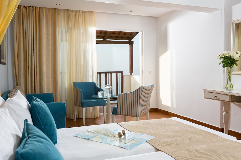 Alexander Beach Hotel & Village Resort 36/49