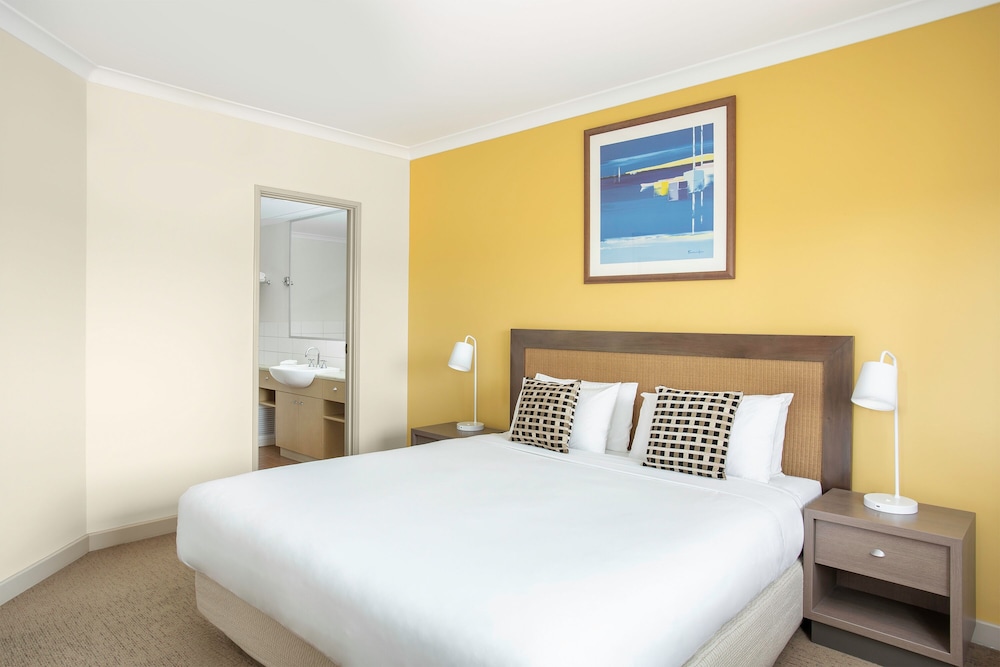 Mantra Geraldton 26/65