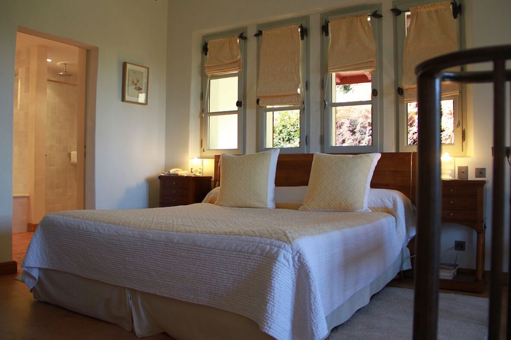 Hotel The Originals Auberge Ostape 8/50