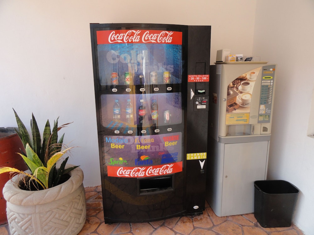 Las Dalias Inn 8/60