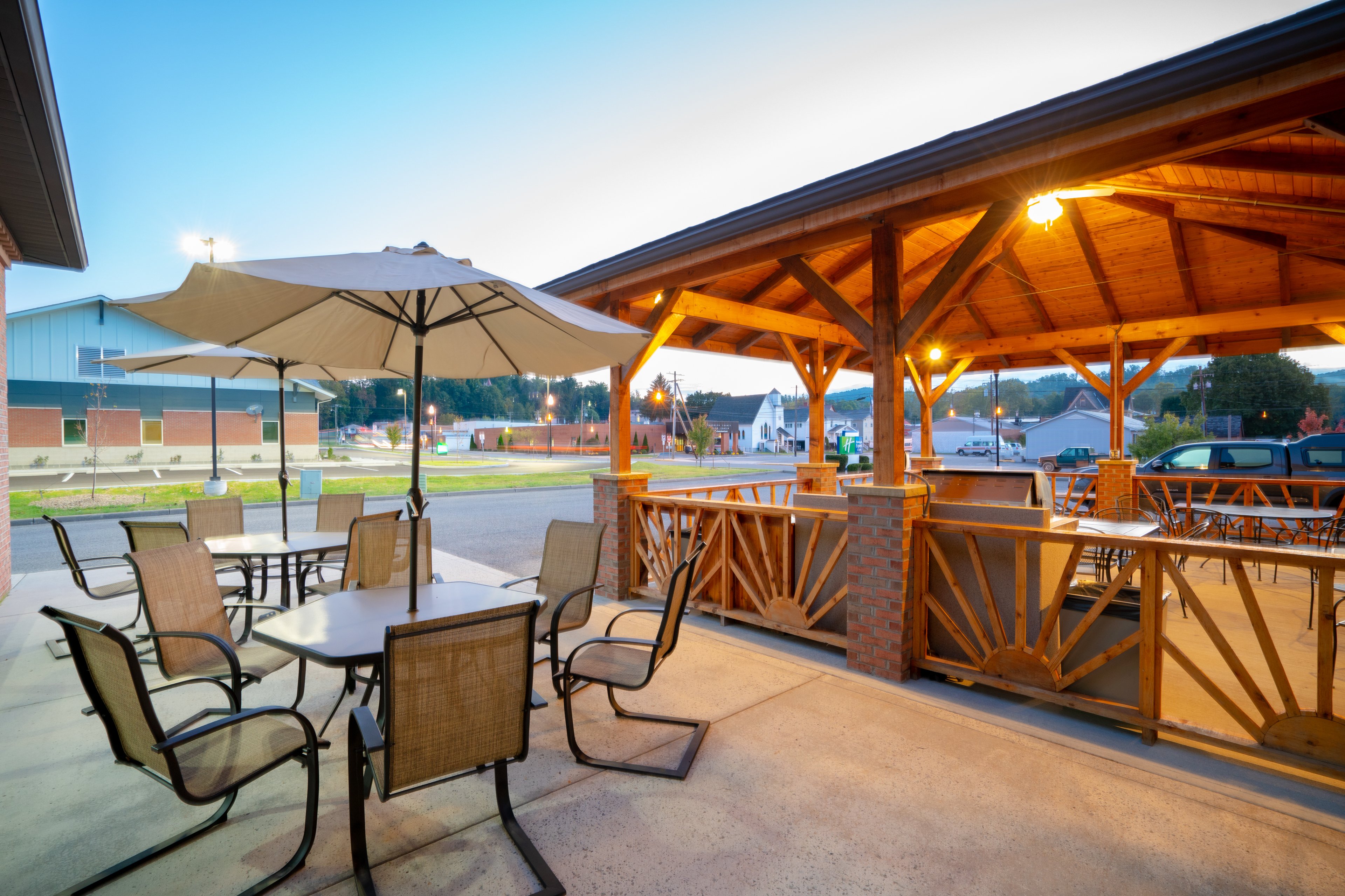 Holiday Inn Express Hotel Suites Elkins 45/60