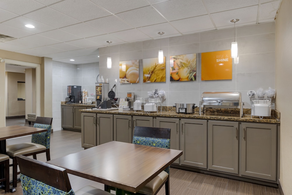 Comfort Suites Columbus State University Area 14/28
