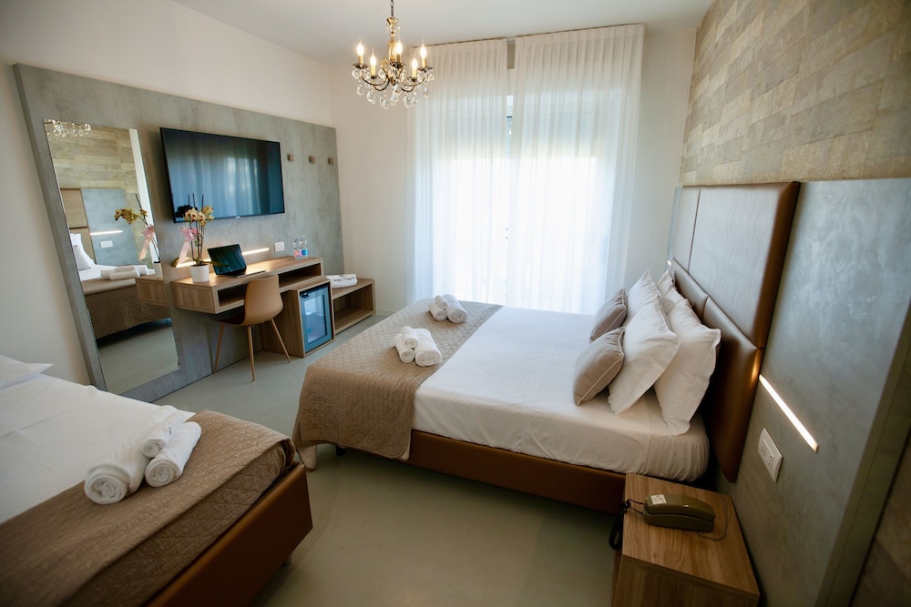 غرفة بانورامية ثلاثية بسرير مزدوج وسرير فردي بشرفة بغرفة نوم واحدة، Hotel Maestri 2/7