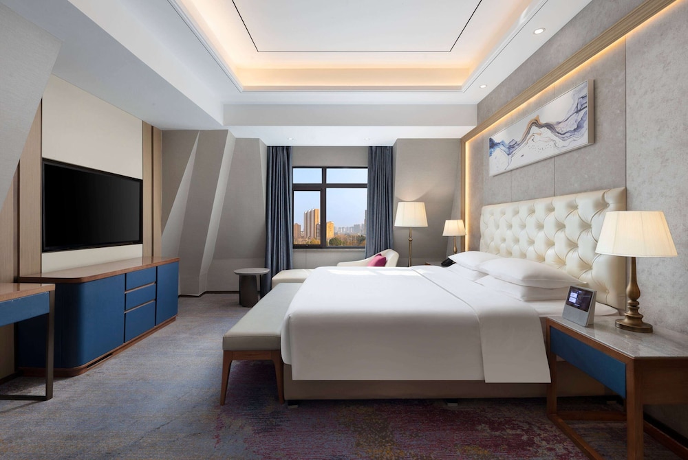 Ramada by Wyndham Zhumadian West Station 20/33