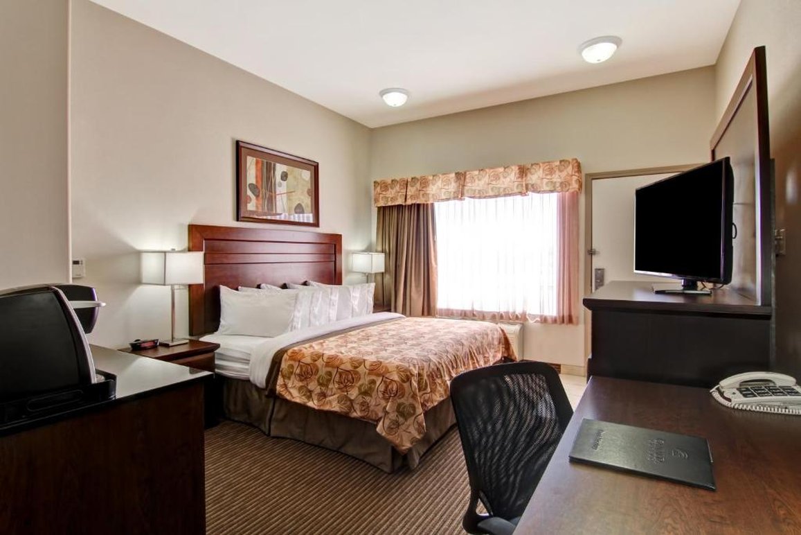 Weyburn Canalta Hotel 16/41