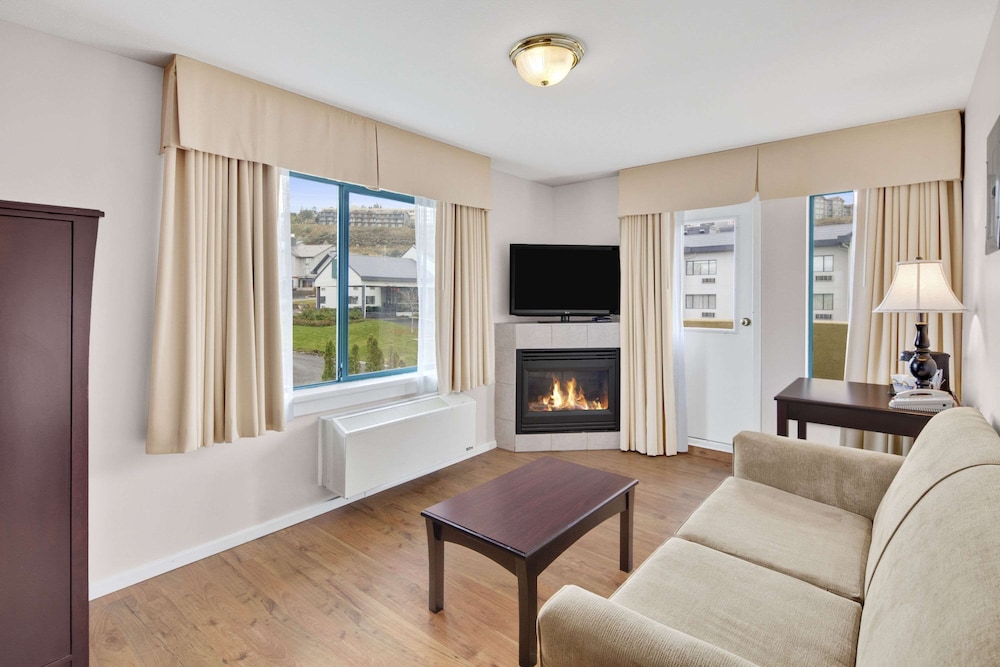 Days Inn By Wyndham Kamloops Bc 19/28