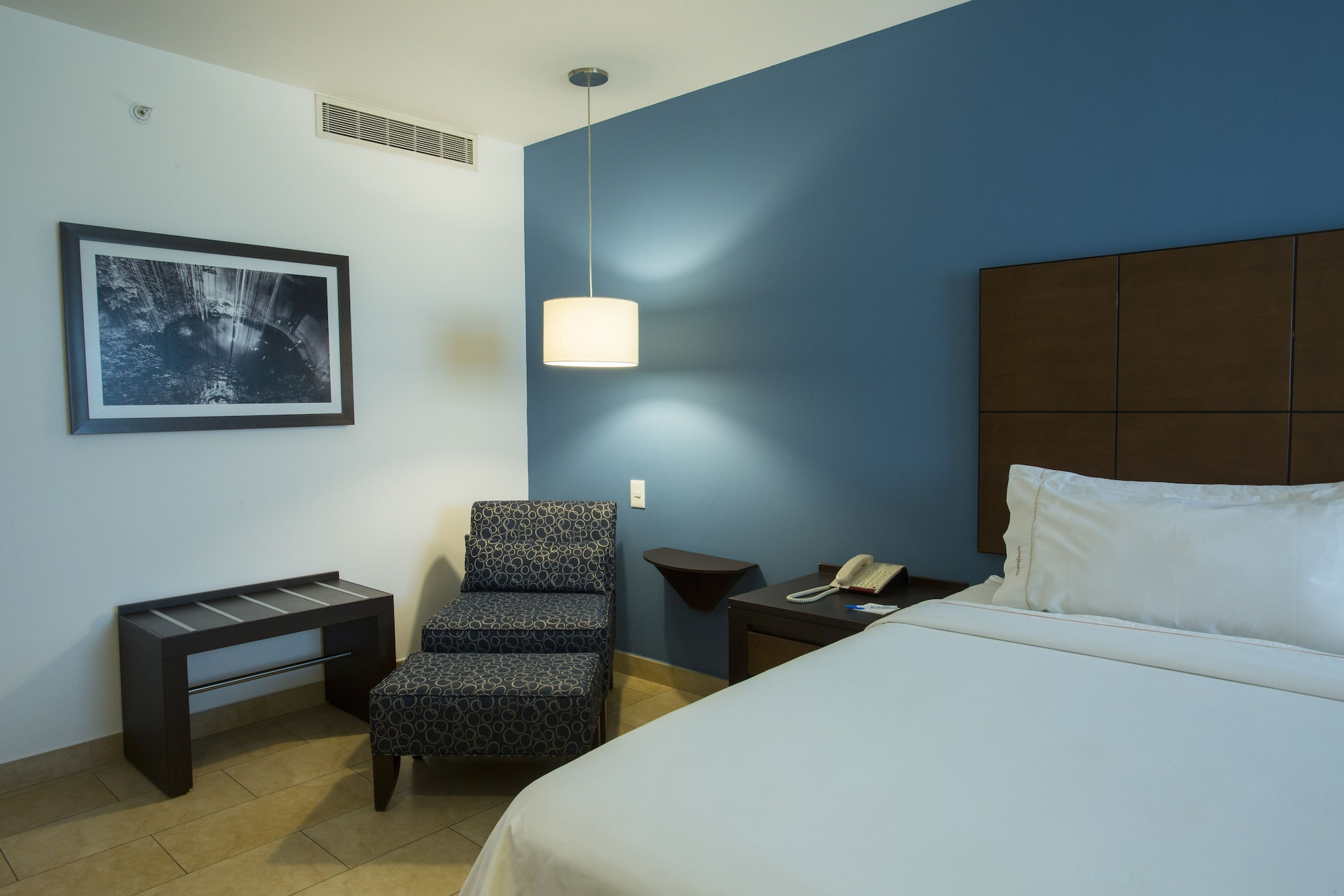 غرفة قياسية بسرير فردي، Holiday Inn Express Merida 4/6