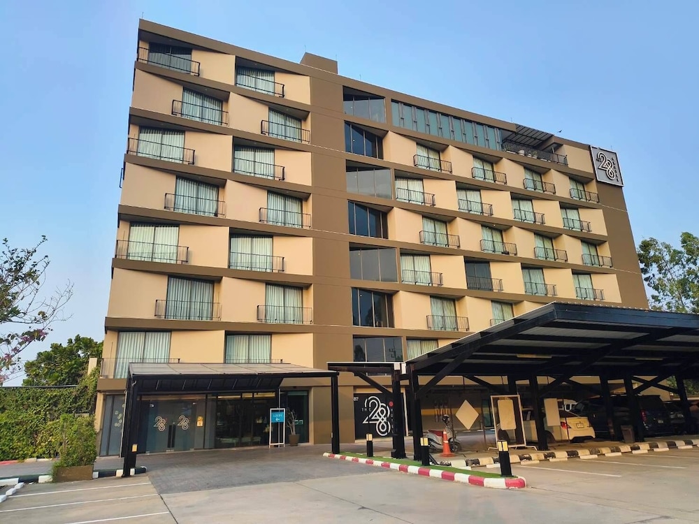 The 28Th Hotel 12/70