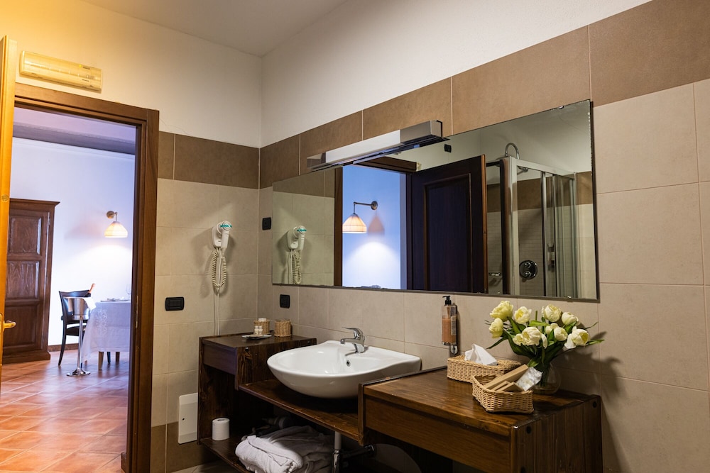 Hotel Tenimento Al Castello 49/50