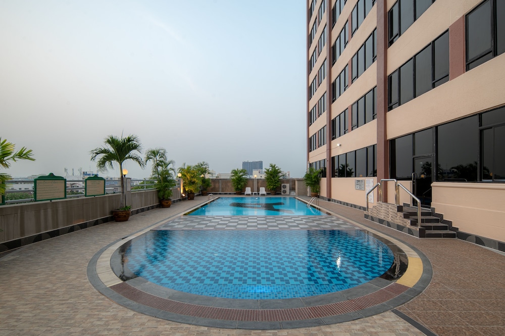 Alexander Hotel 47/50