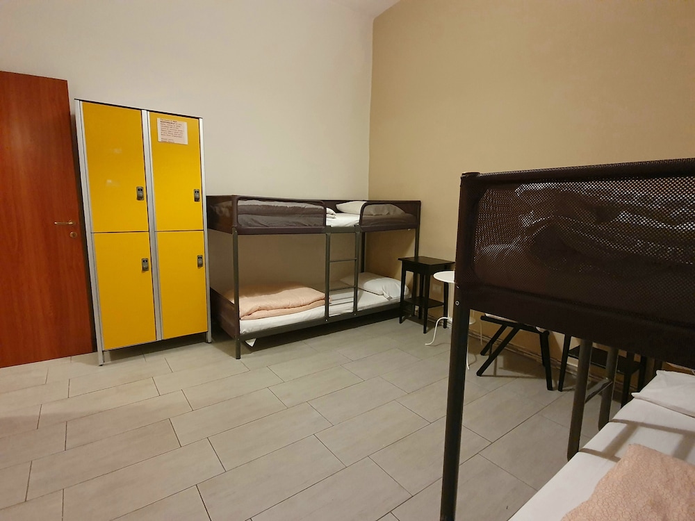 Mancini Hostel Naples 47/70