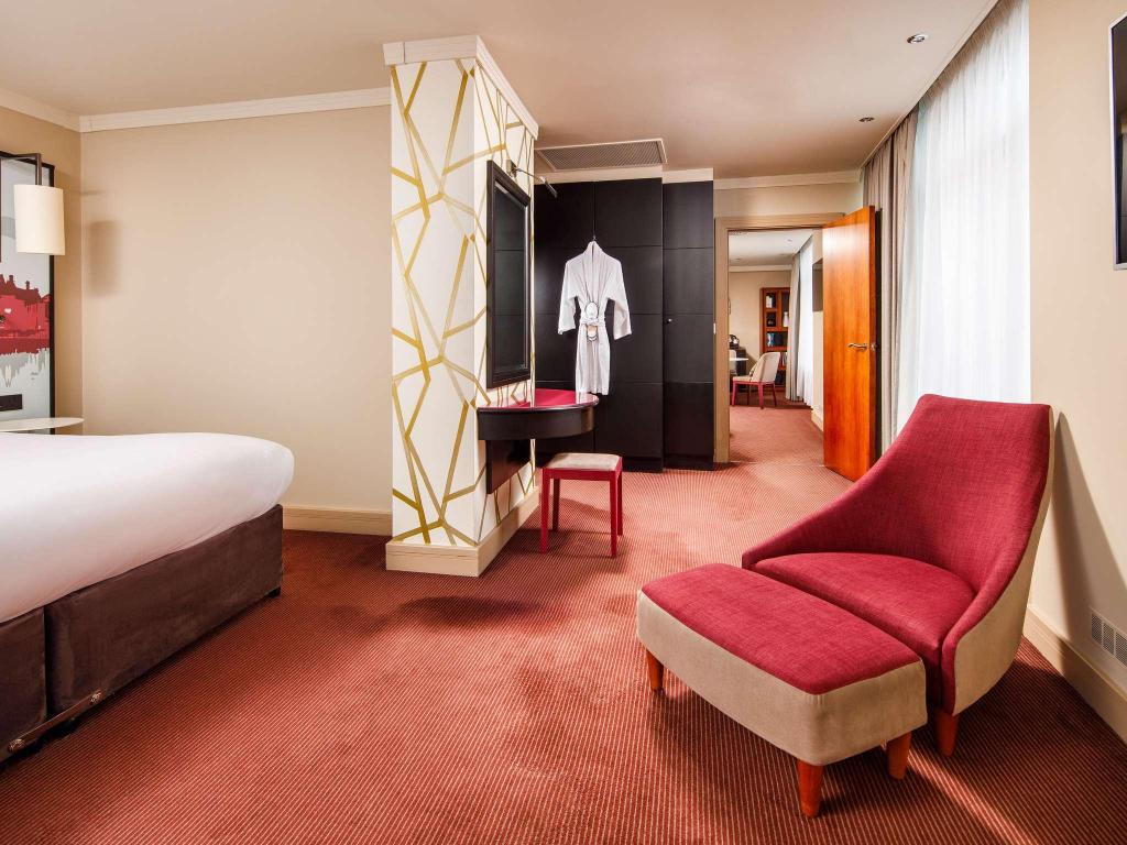 The Luxury Central Cardiff Signature Hotel By Belvilla 32/48