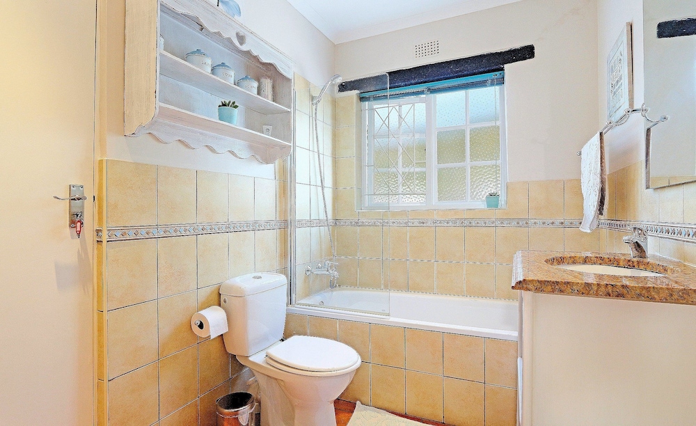 Hout Bay Beach Cottage 48/49