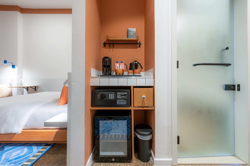 غرفة بسرير كينج بشرفة، Shada Hotel Dubai 8/10