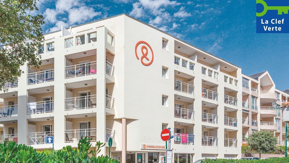 PIERRE & VACANCES RESIDENCE LA BAIE DES SABLES 3/50