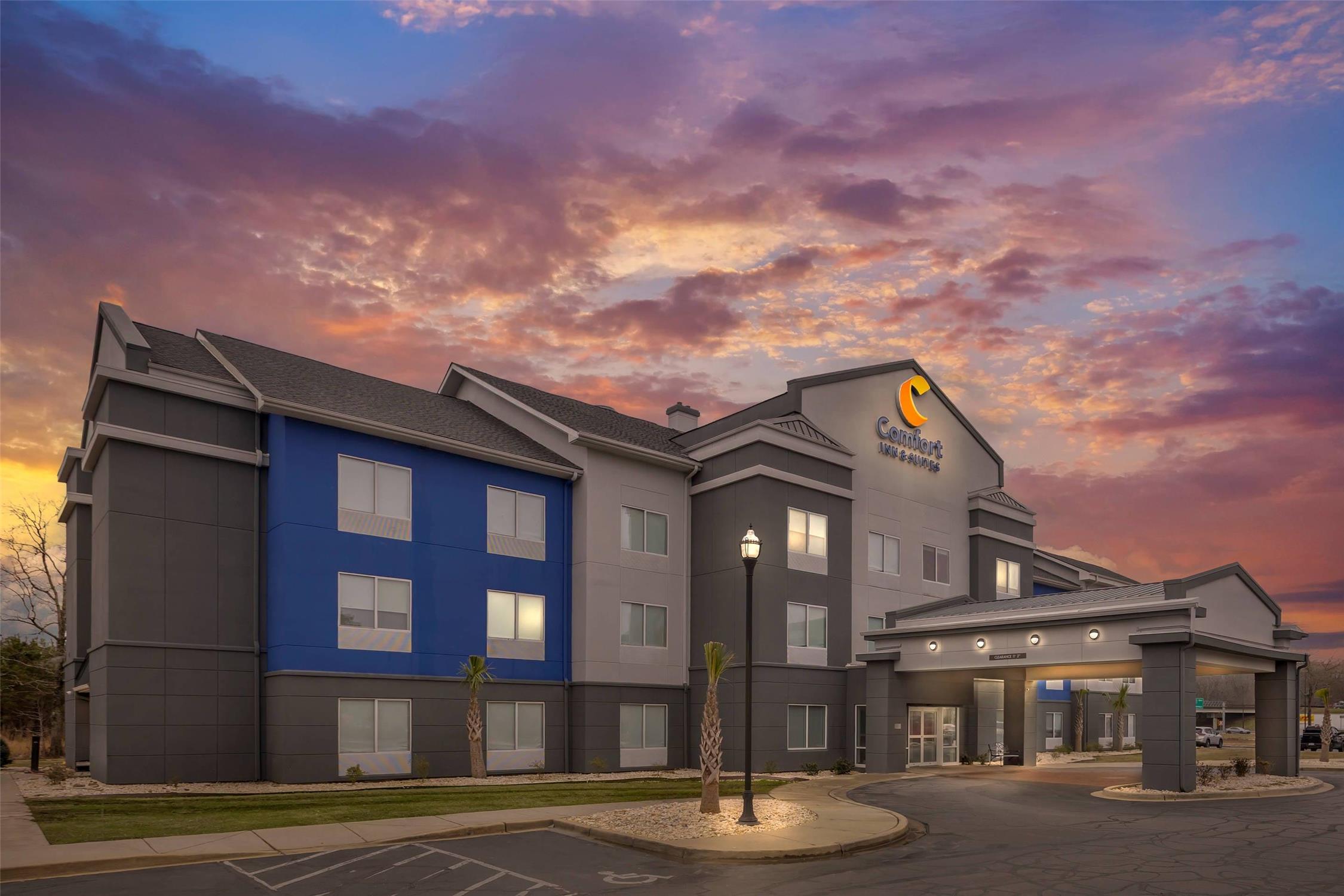 Comfort Inn & Suites Camden, SC 1/24
