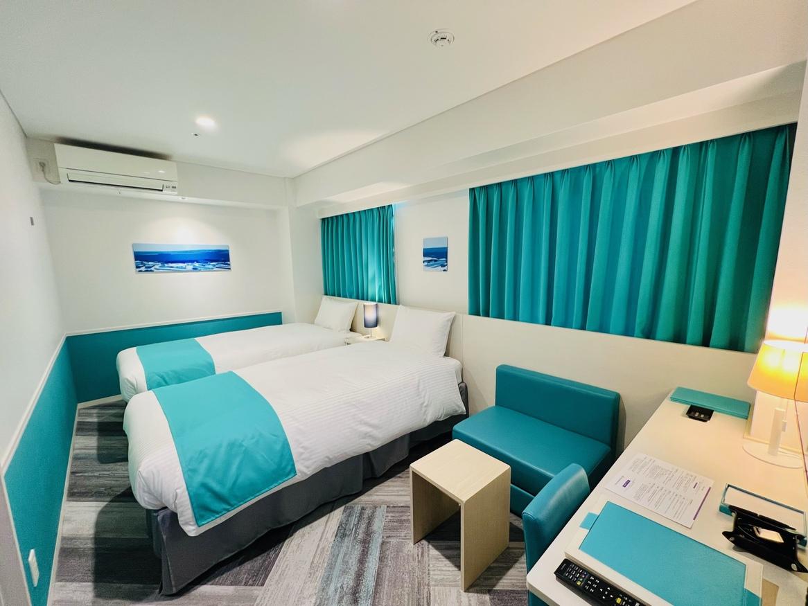 Smart, Twin Beds