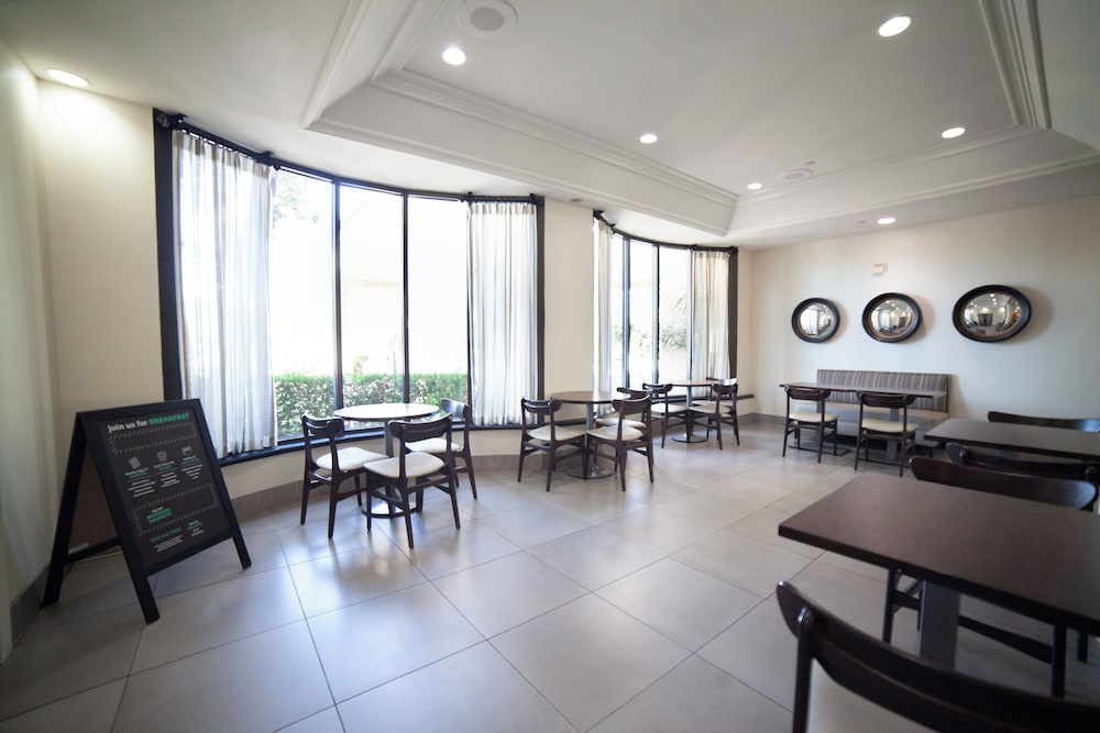 Holiday Inn Irving - Las Colinas, an IHG Hotel 44/64