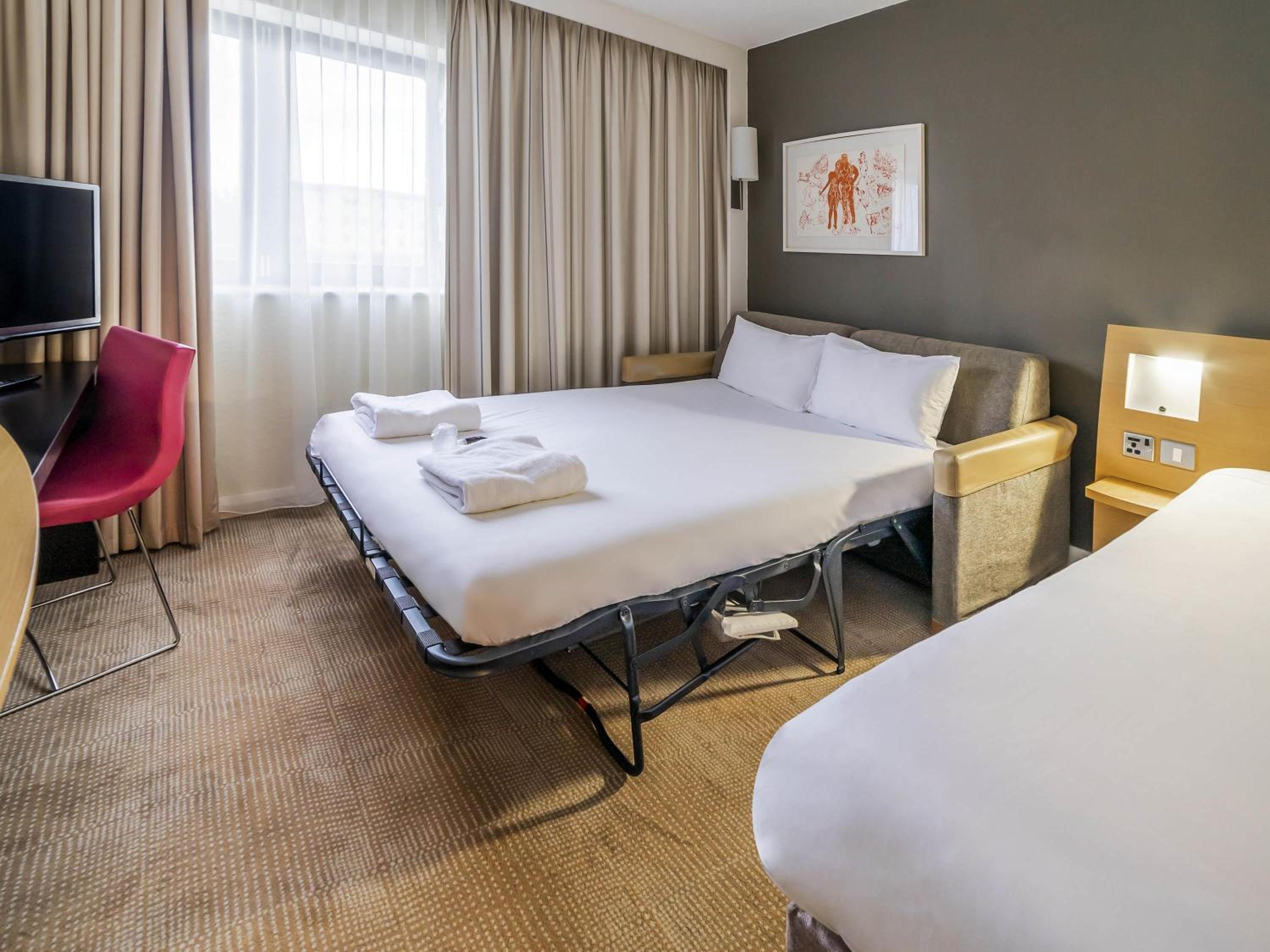 غرفة بسرير كوين مع أريكة، Novotel Southampton 3/6